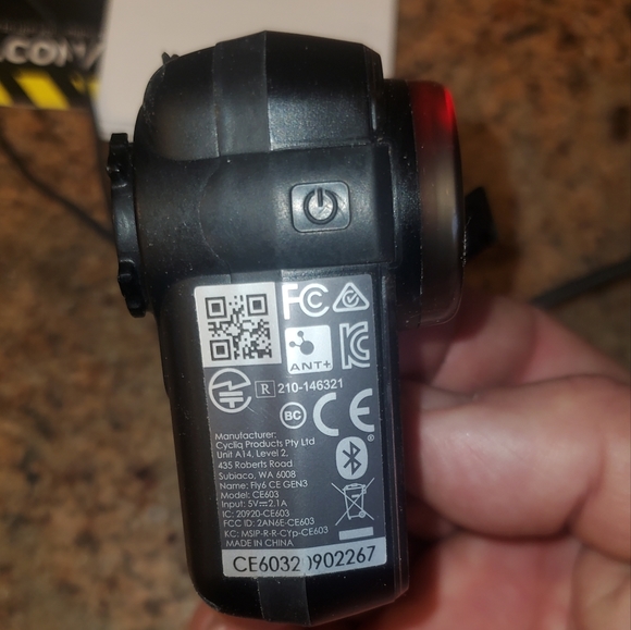 Cycliq fly 6 Cycling rear tail light/video camera - Picture 3 of 6